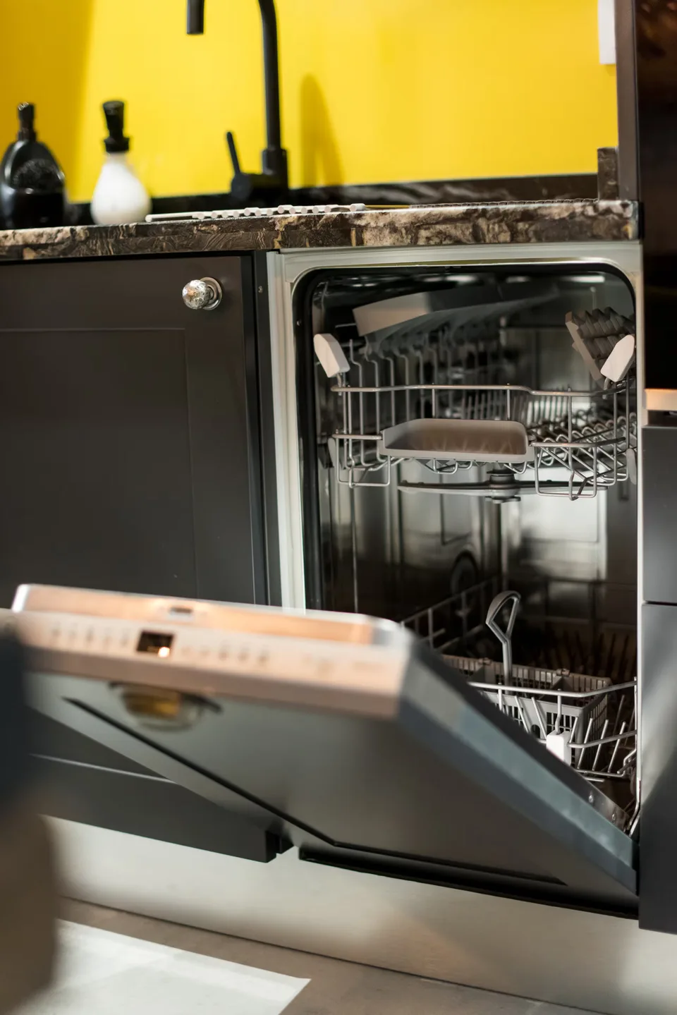 Casa Toro dishwasher in the kitchen