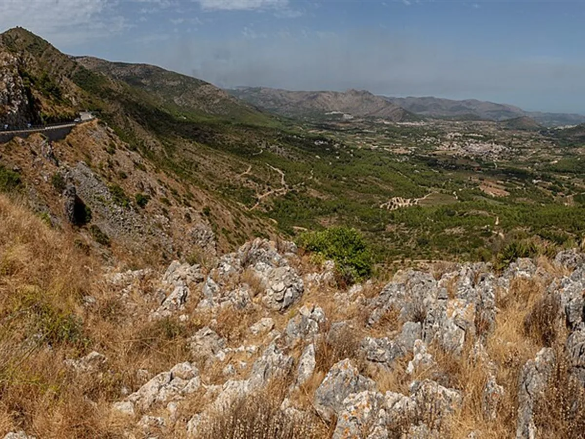 Coll de Rates mountain road and viewpoint near Parcent for Calpe cycling routes