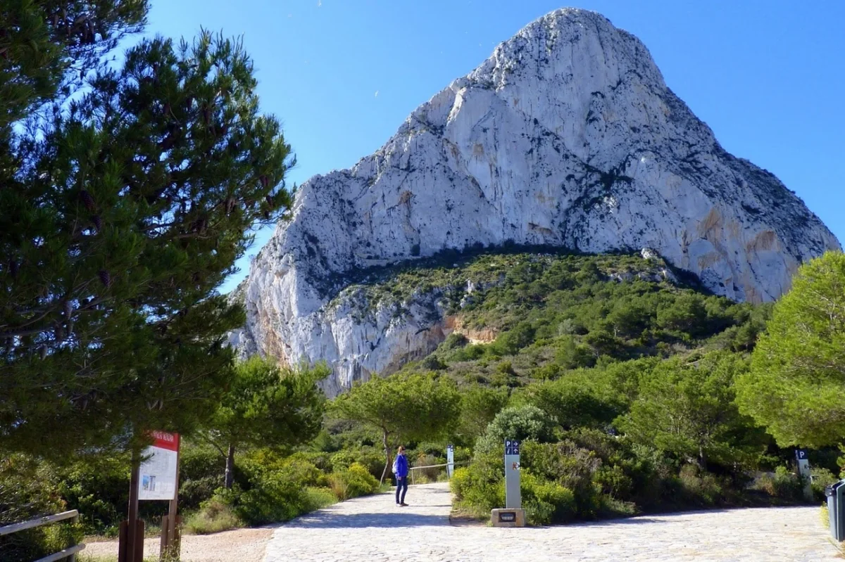 Pe&ntilde;&oacute;n de Ifach walking area for seasonal Calpe trip planning